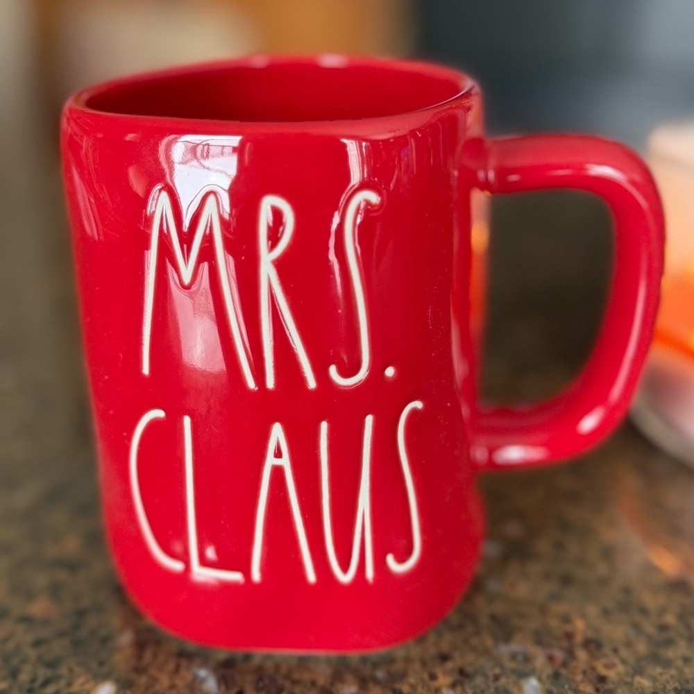 NWOT Rae Dunn Mrs. Claus ceramic coffee mug/cup